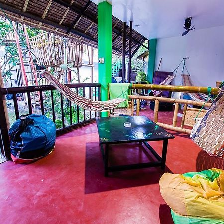 Jeepney Hostel And Kite Resort Balabag  Exterior foto