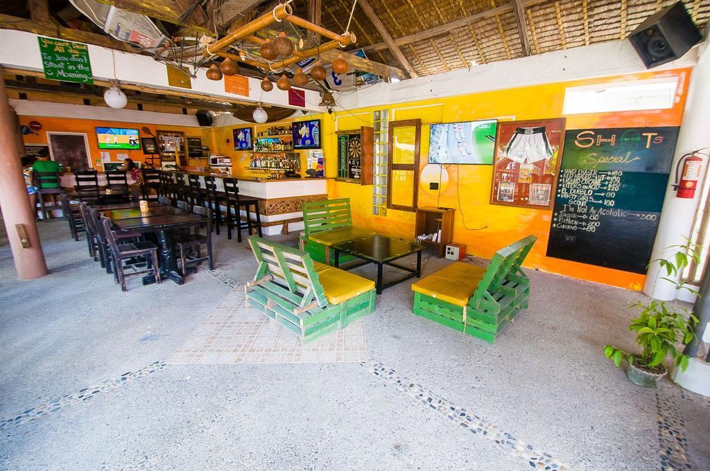 Jeepney Hostel And Kite Resort Balabag  Exterior foto