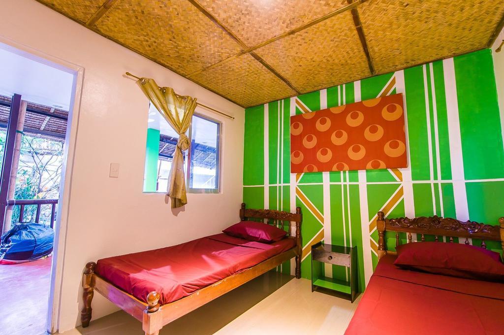 Jeepney Hostel And Kite Resort Balabag  Exterior foto